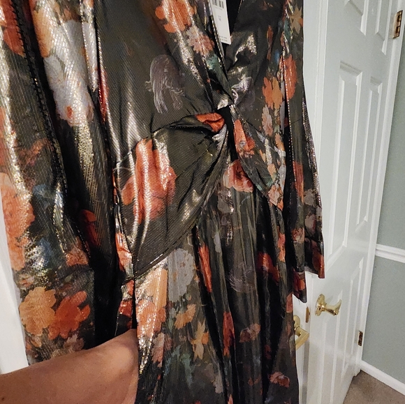 Dress - Picture 4 of 7